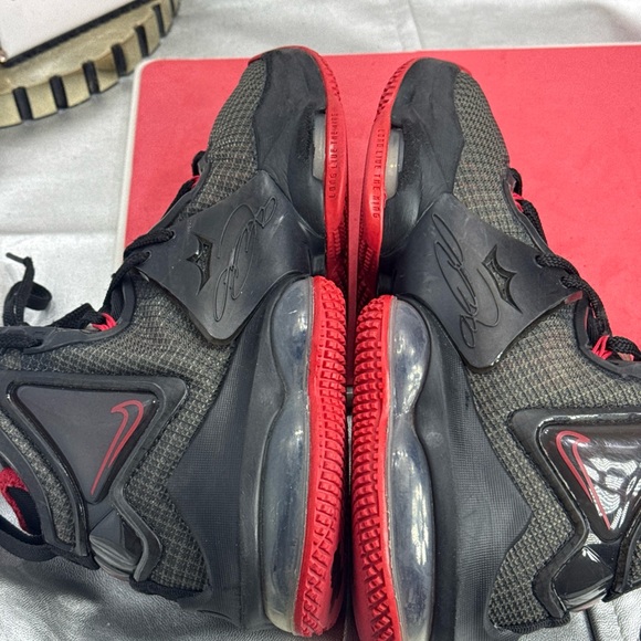 (N1) Nike Lebron 19 XIX Bred GS Boys 3.5Y Black/Red Basketball Shoes DDO418-011 - Picture 9 of 15